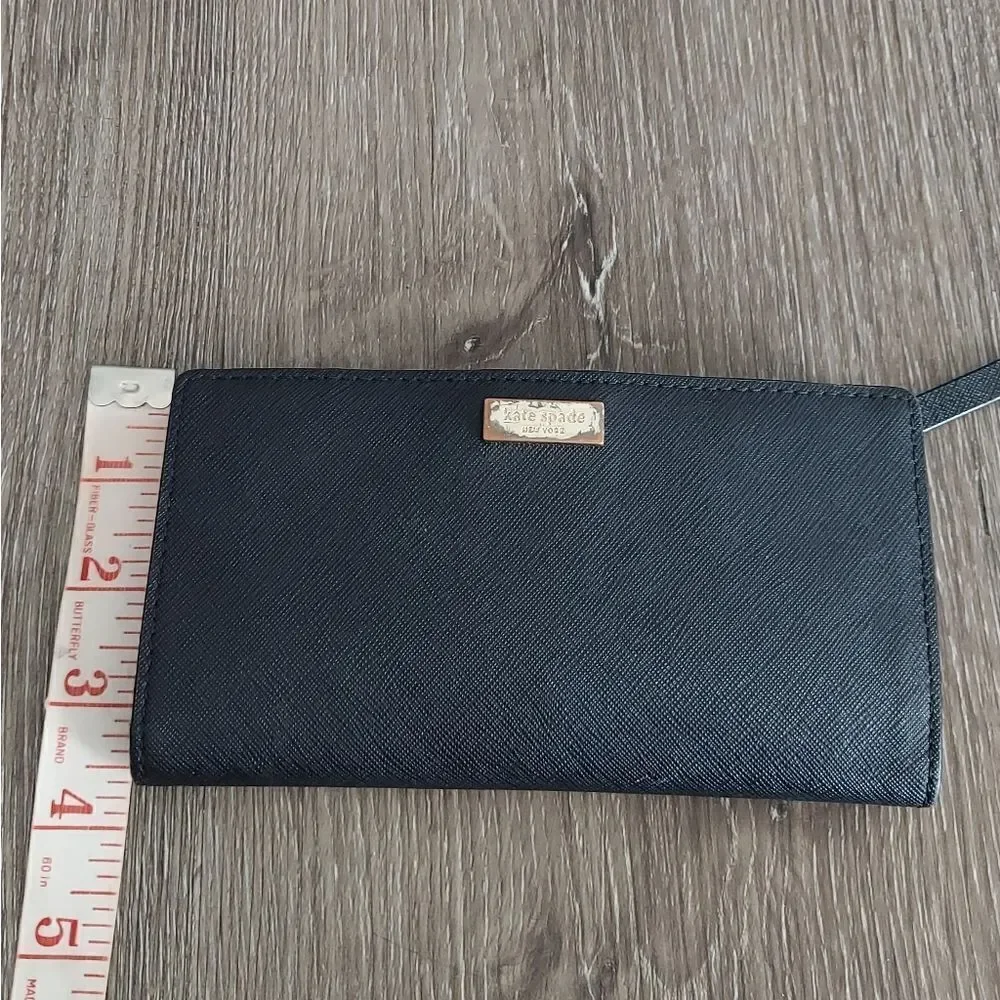 Classic Kate Spade Bifold Snap Wallet